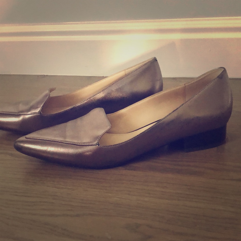 Women’s bronze flat sz 8